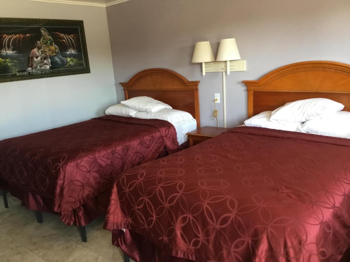 Budget Inn Плейнв'ю Екстер'єр фото