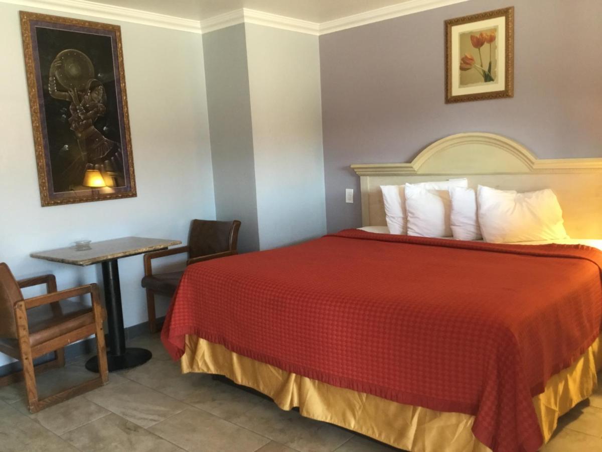 Budget Inn Плейнв'ю Екстер'єр фото