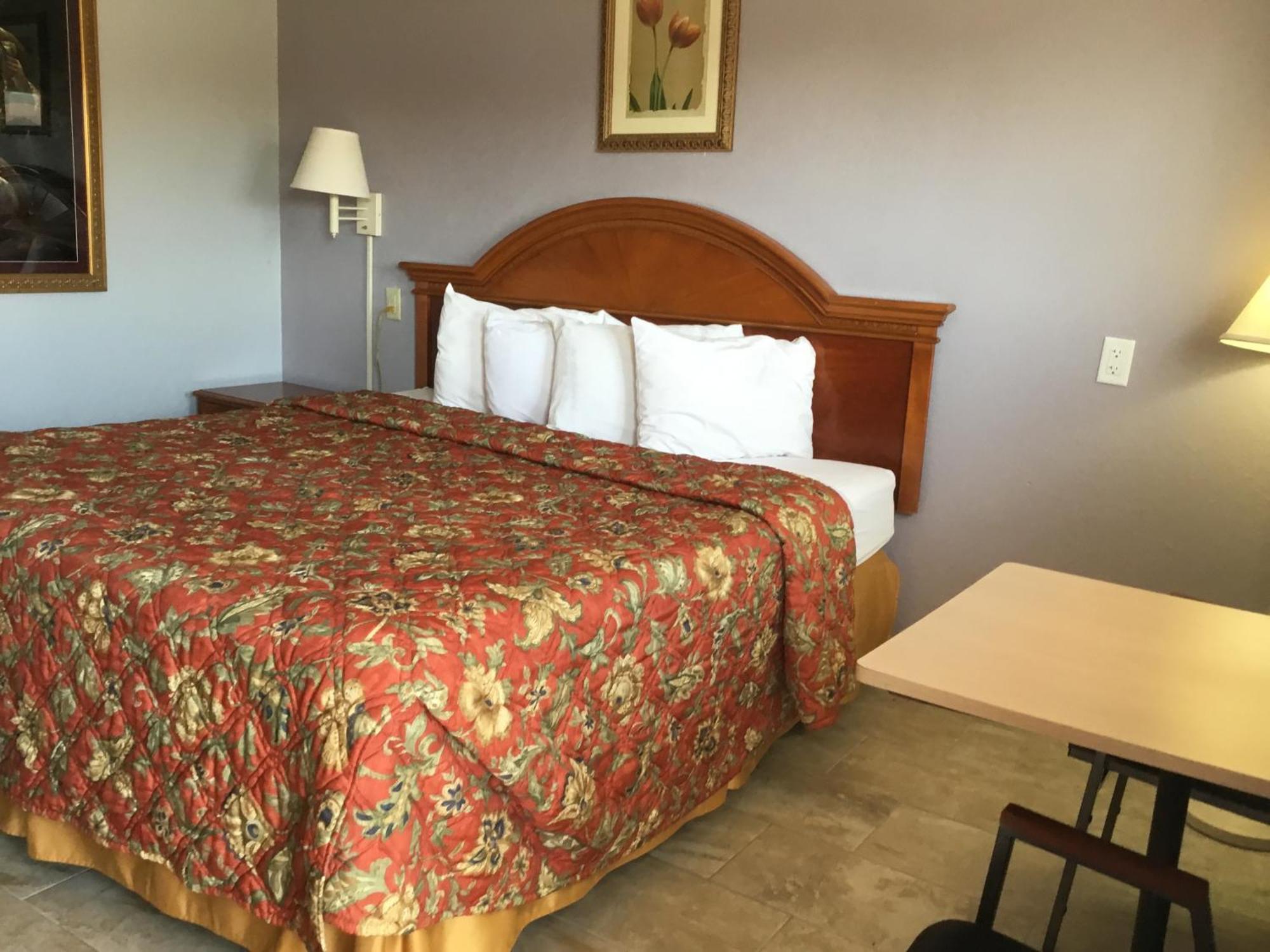 Budget Inn Плейнв'ю Екстер'єр фото