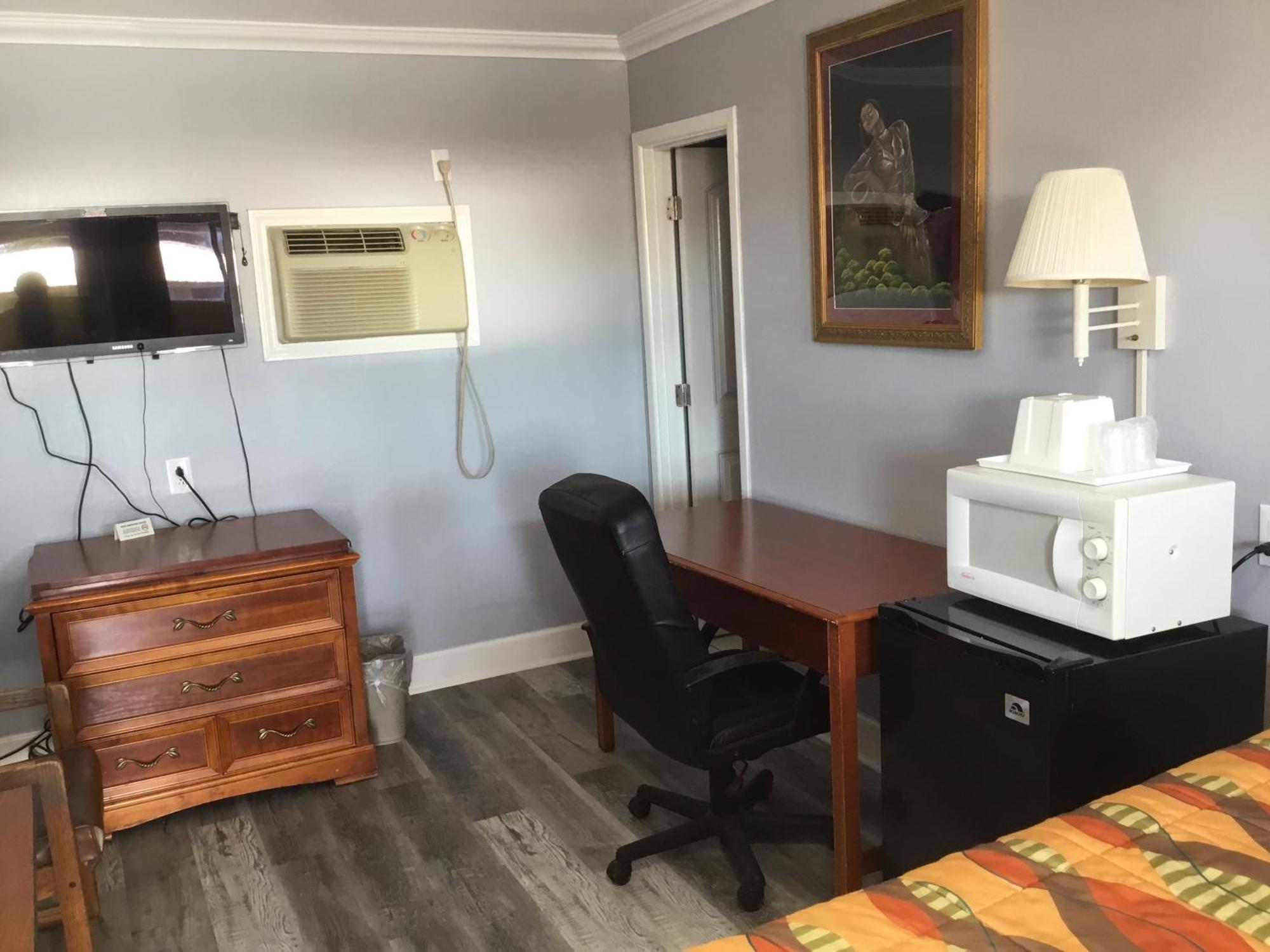 Budget Inn Плейнв'ю Екстер'єр фото