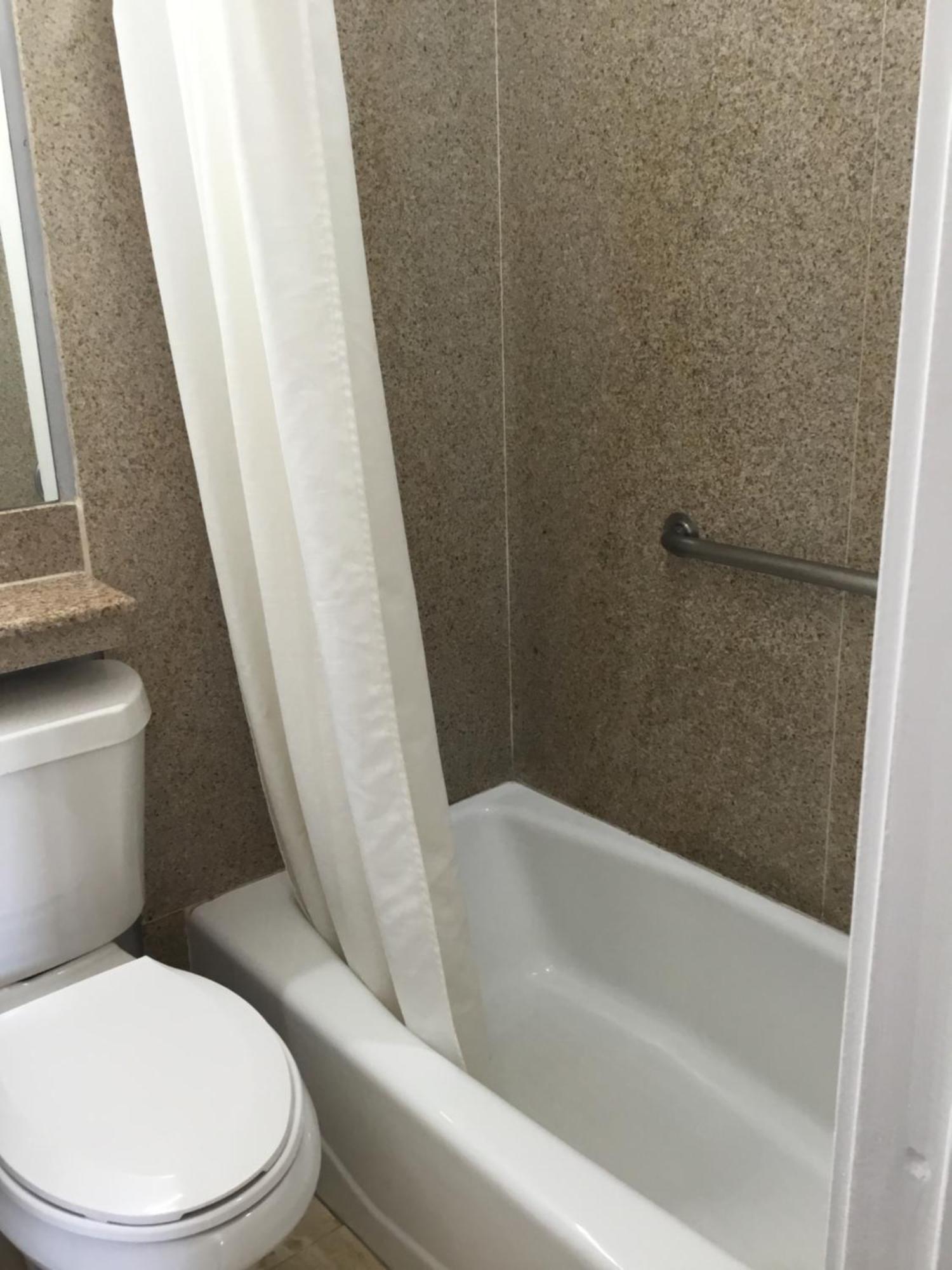 Budget Inn Плейнв'ю Екстер'єр фото